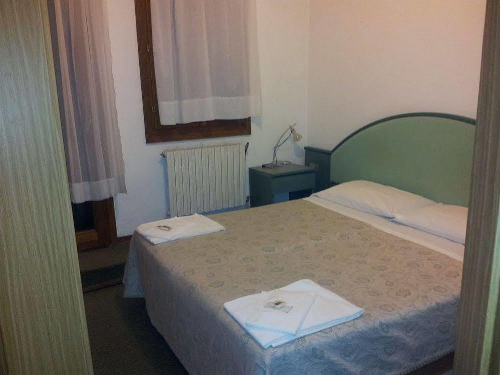 Hotel Astoria Венеция Екстериор снимка