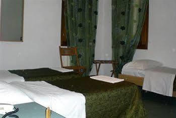 Hotel Astoria Венеция Екстериор снимка